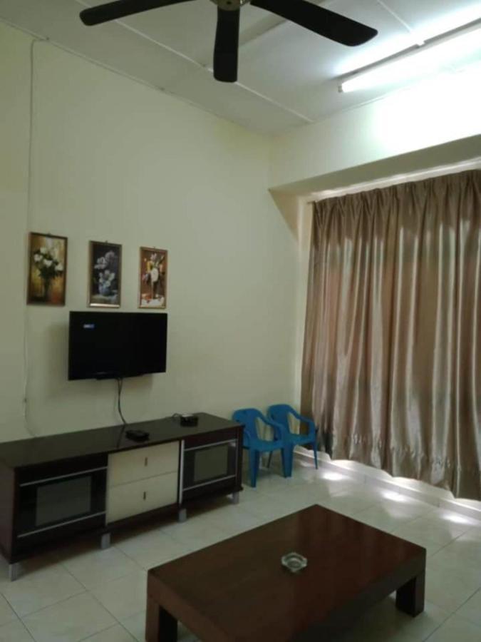 Oyo Home 90419 Sahar Guesthouse Malacca エクステリア 写真
