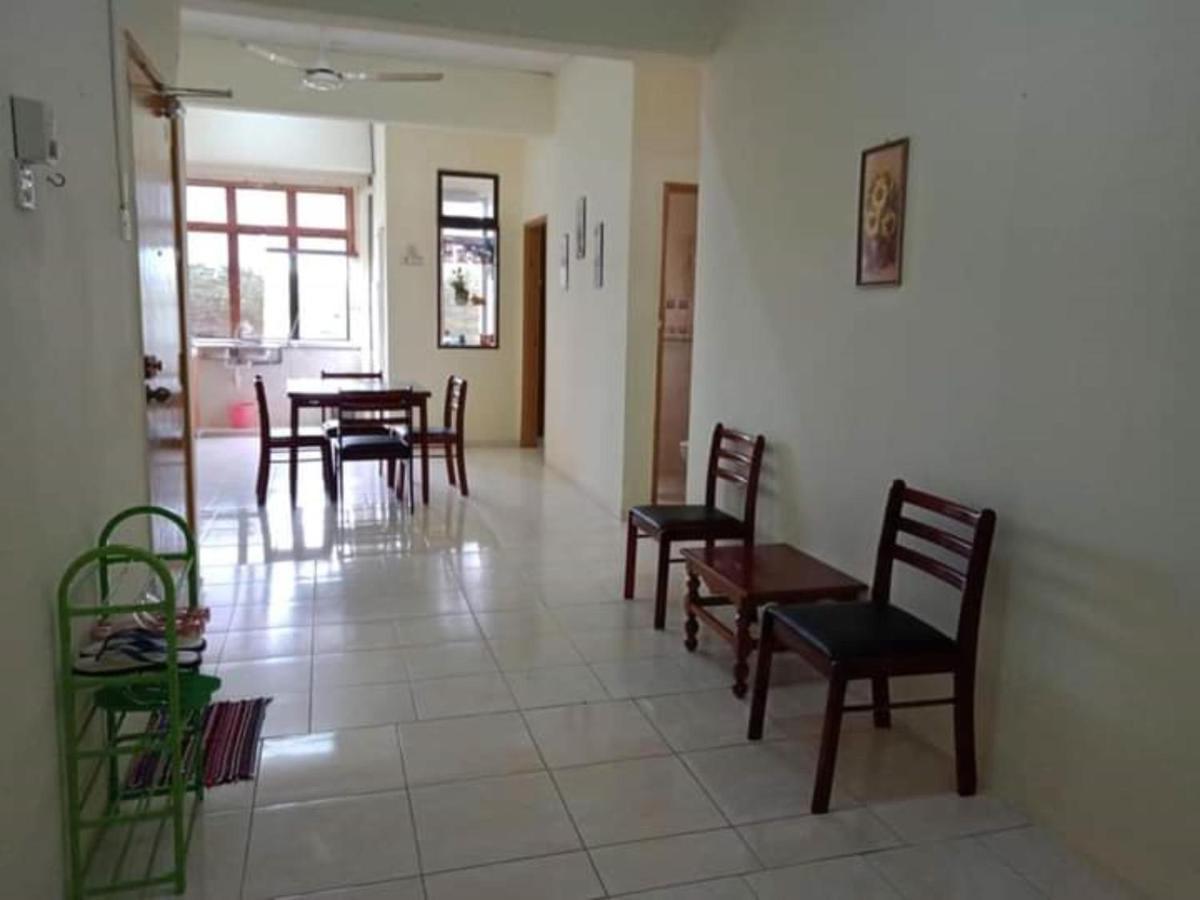 Oyo Home 90419 Sahar Guesthouse Malacca エクステリア 写真