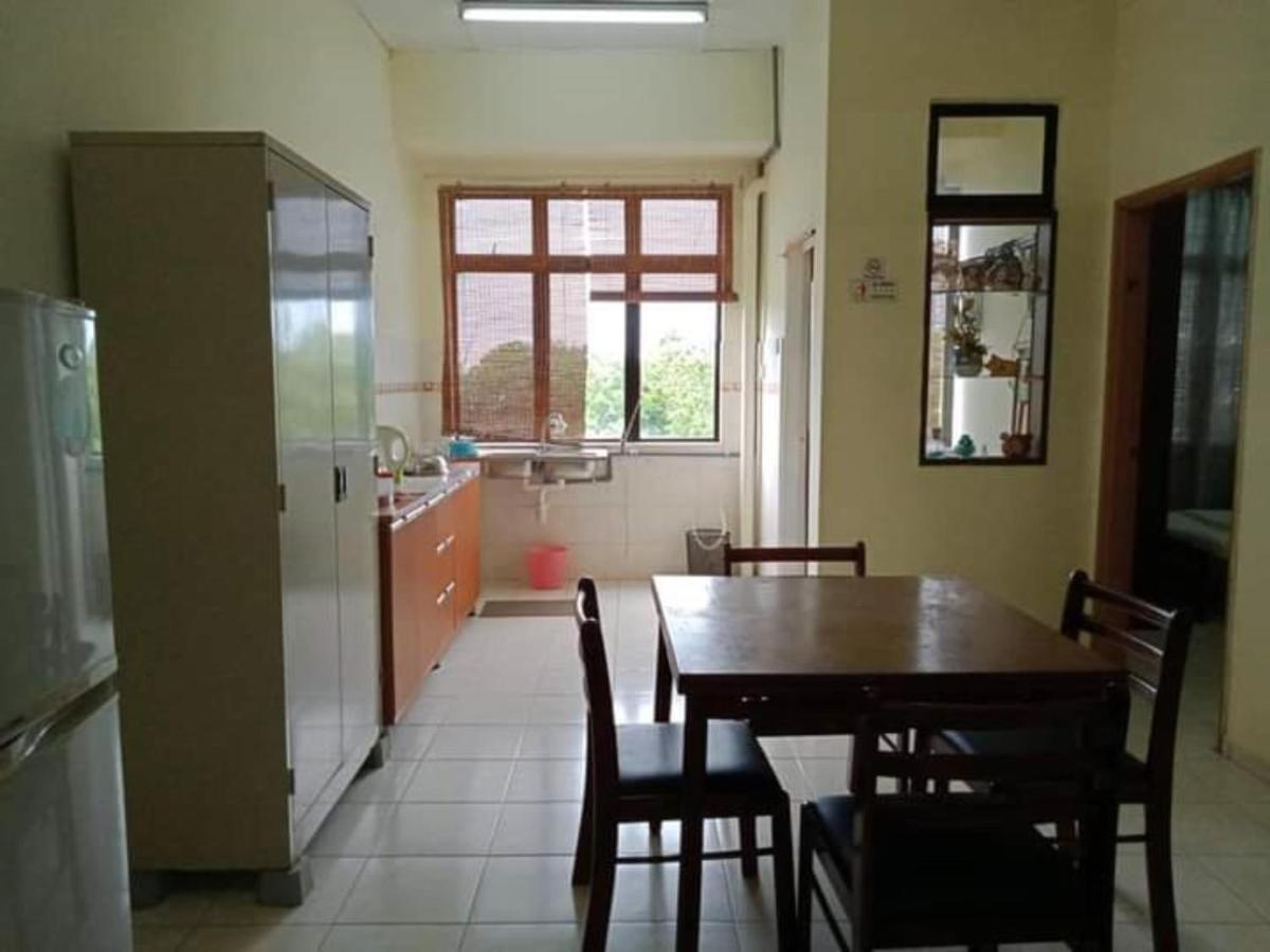 Oyo Home 90419 Sahar Guesthouse Malacca エクステリア 写真