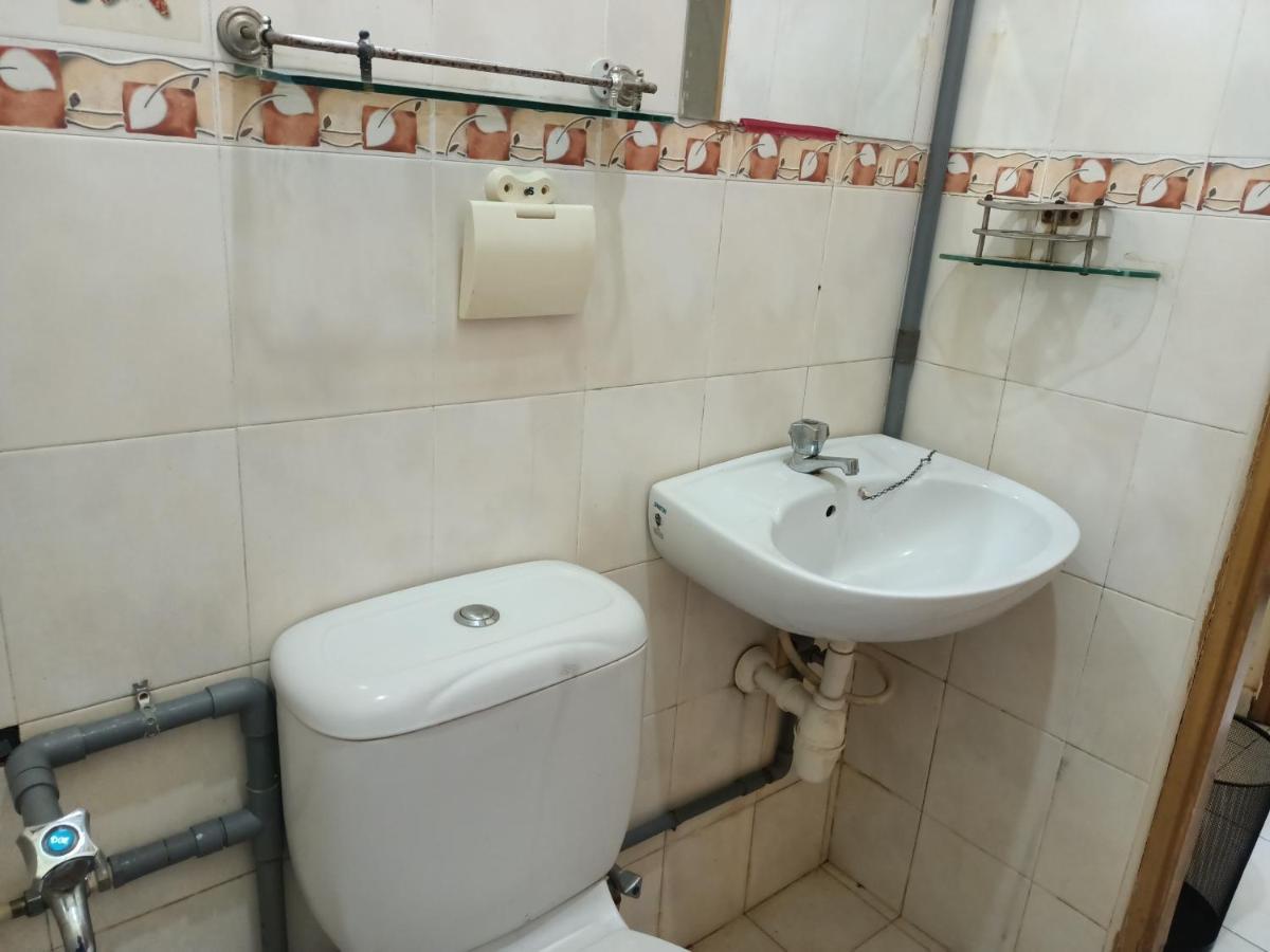 Oyo Home 90419 Sahar Guesthouse Malacca エクステリア 写真