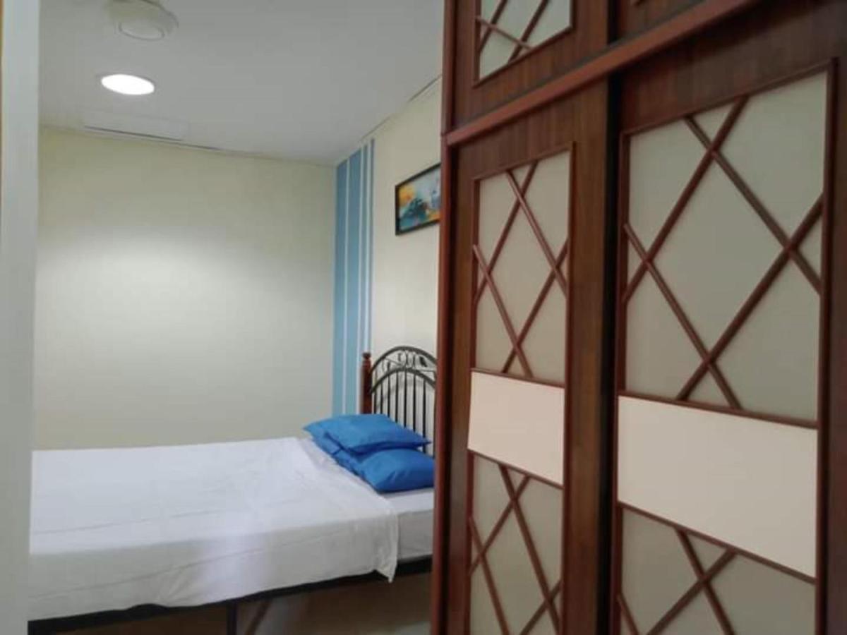 Oyo Home 90419 Sahar Guesthouse Malacca エクステリア 写真