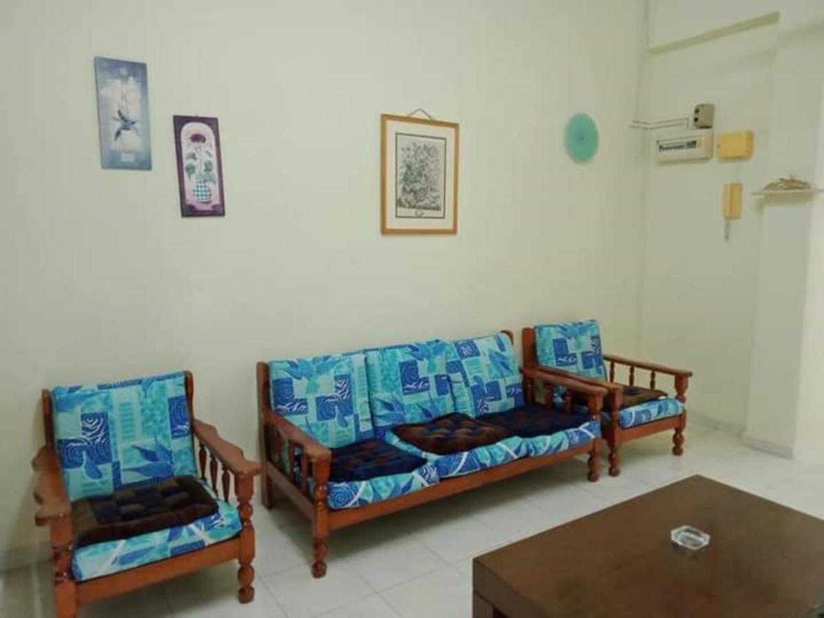 Oyo Home 90419 Sahar Guesthouse Malacca エクステリア 写真
