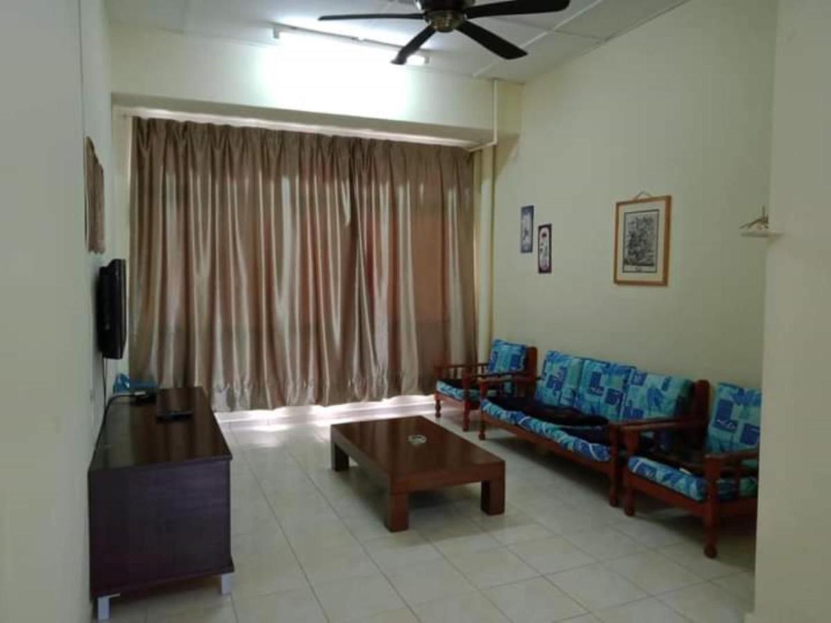 Oyo Home 90419 Sahar Guesthouse Malacca エクステリア 写真
