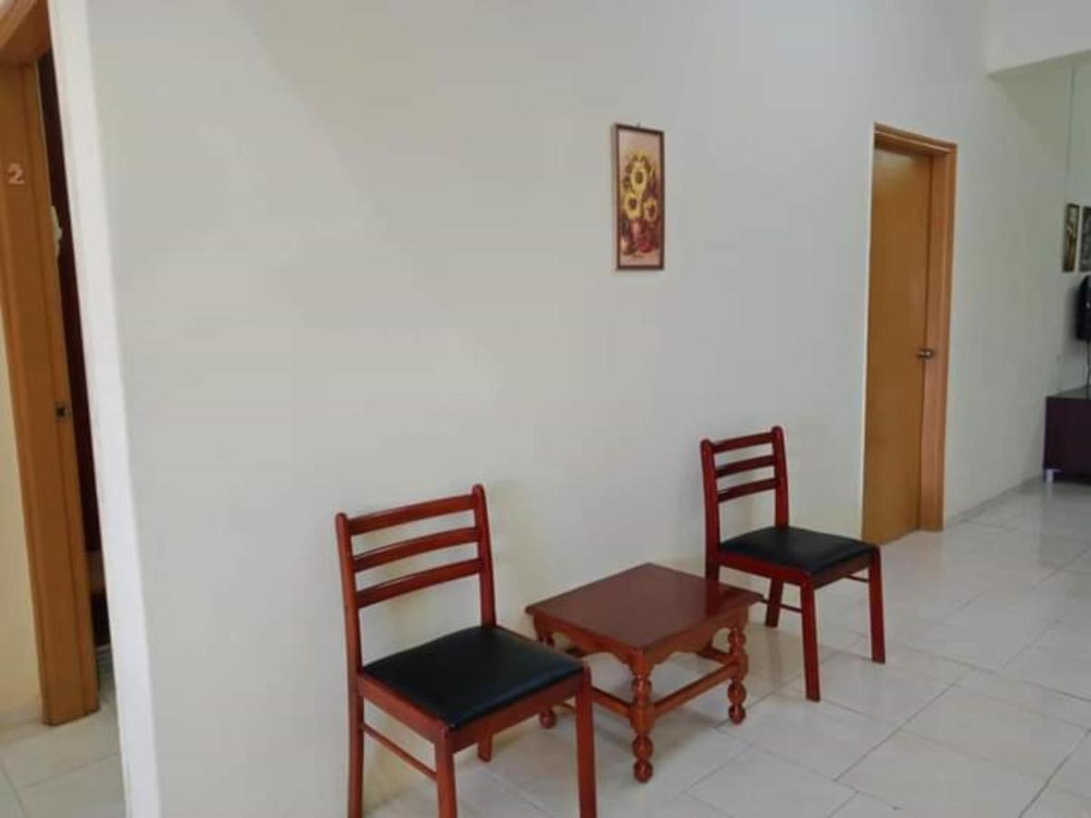 Oyo Home 90419 Sahar Guesthouse Malacca エクステリア 写真